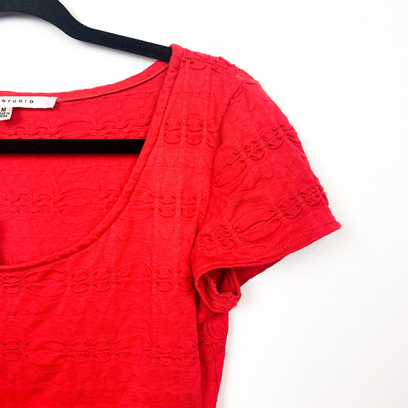 Max Studio Short Sleeve Form Fitting Mid Length Red Dress - Picture 5 of 9